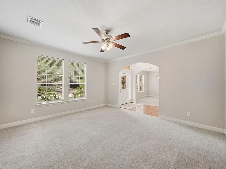 19722 Knightsridge Ln — Photo 7