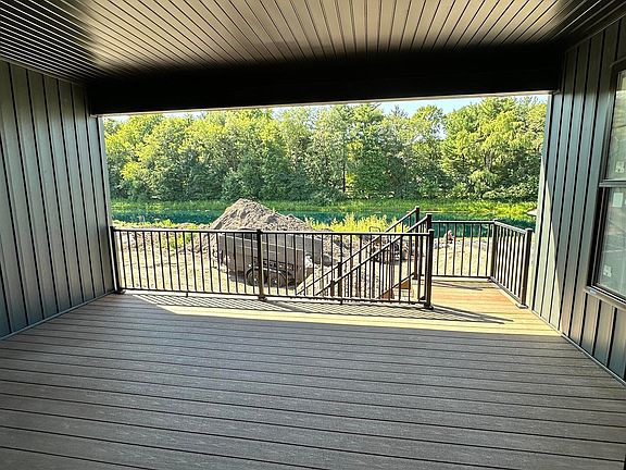 4th image of 18576 Fontana Dr