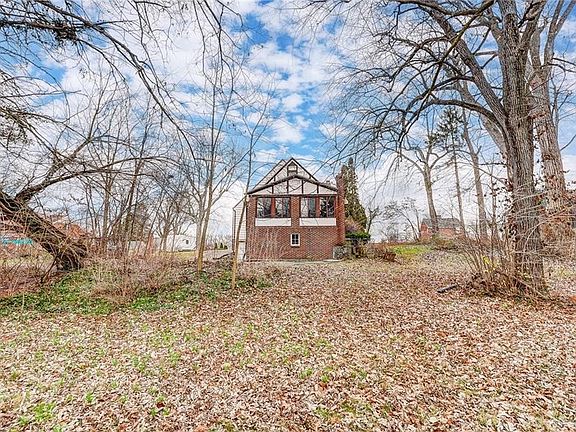 4th image of 1436 Ruskin Rd