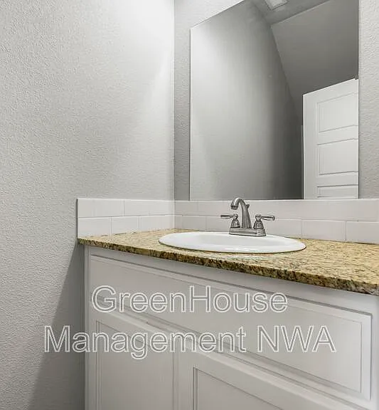 820 Baker St NW — Photo 3