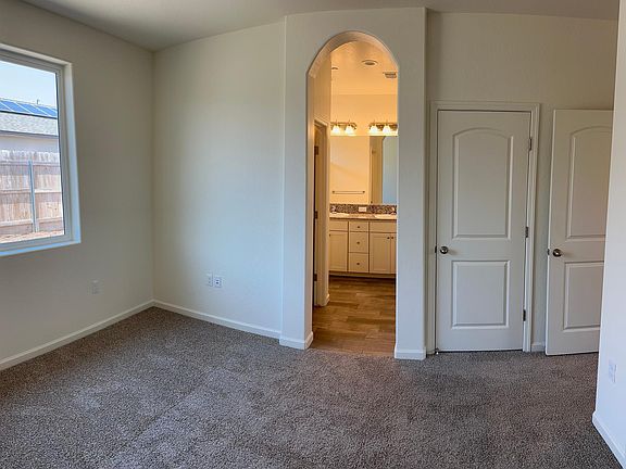 4th image of 3181 Seymour St