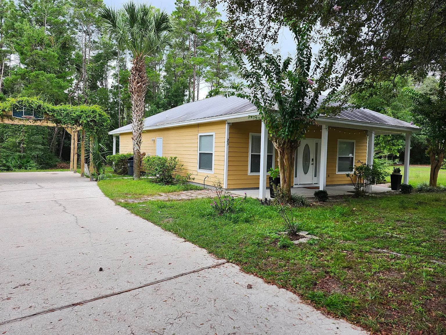 3 bed, 1450 sqft, $2,000 — Photo 1