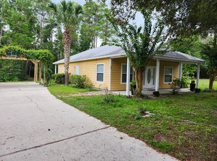 23 Edgewater Dr, Freeport, FL 32439