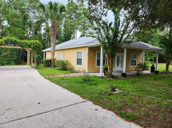 23 Edgewater Dr, Freeport, FL