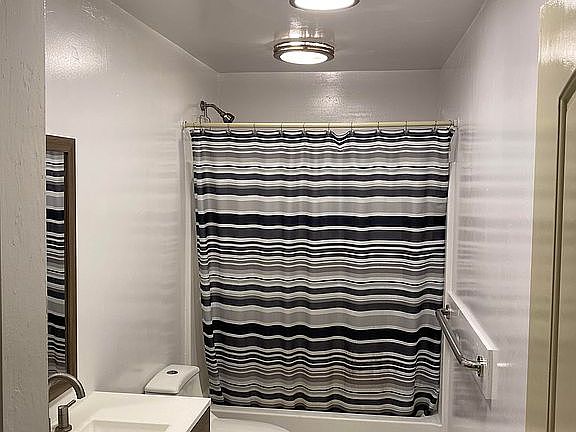 3rd image of 8020 SE 147th Pl