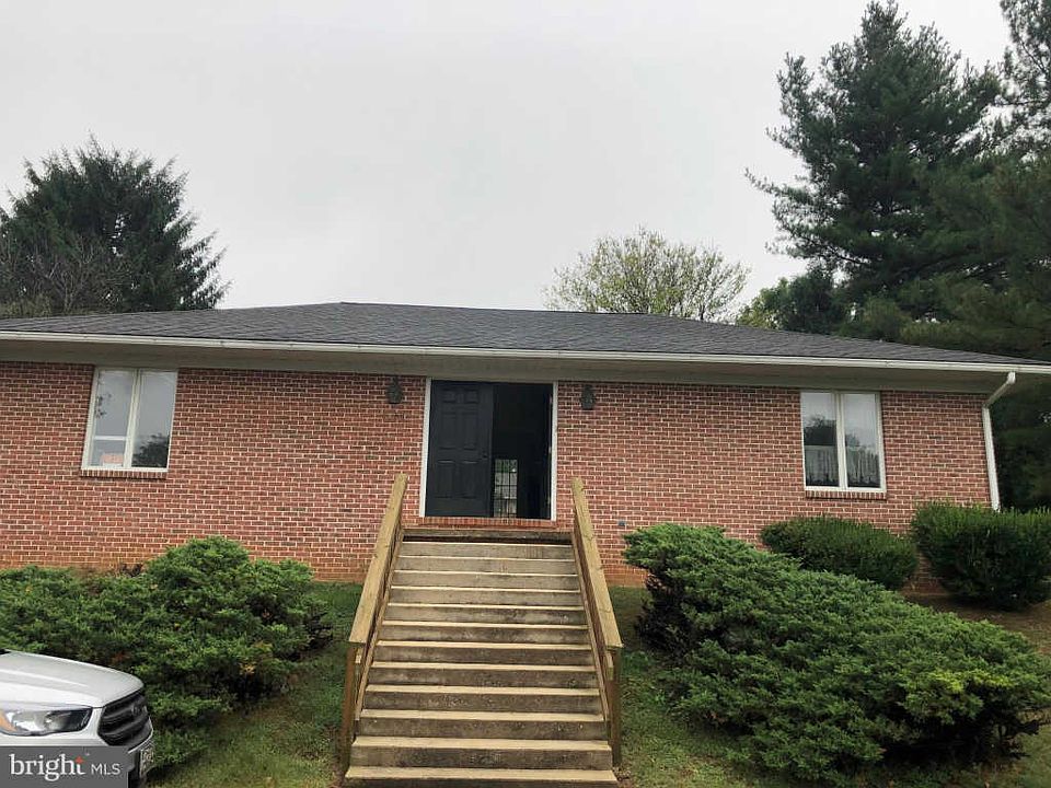 1st image of 9858 Alvin Dr
