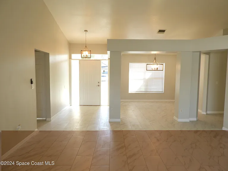 4825 47th Ct — Photo 9