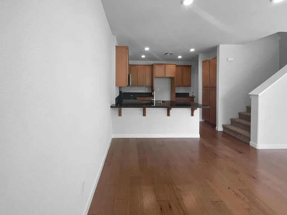3234 Bridgeway Dr