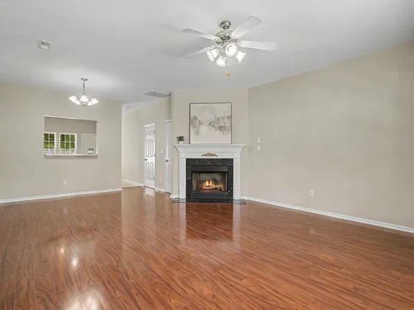 705 Glen Rd APT 104, Garner, NC 27529