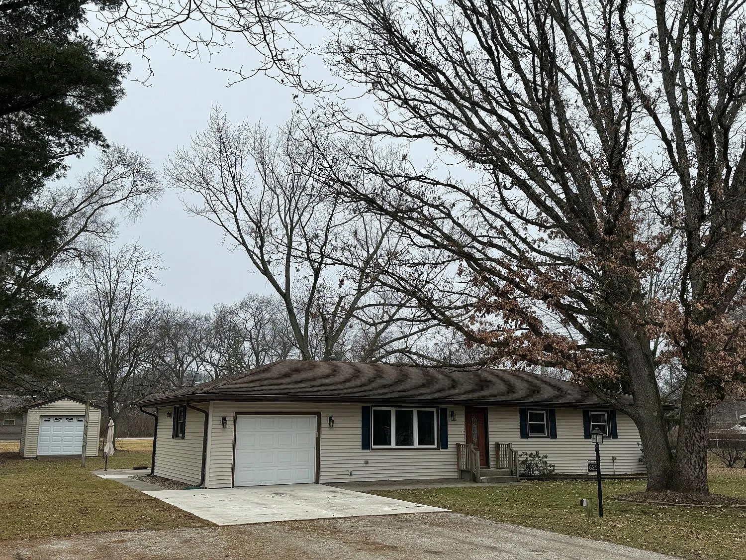 626 Elderberry St SE photo 1