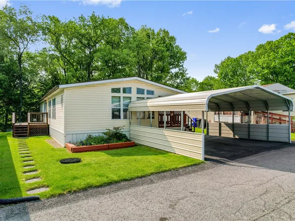 178 E South Dr N, Oakdale, PA 15071