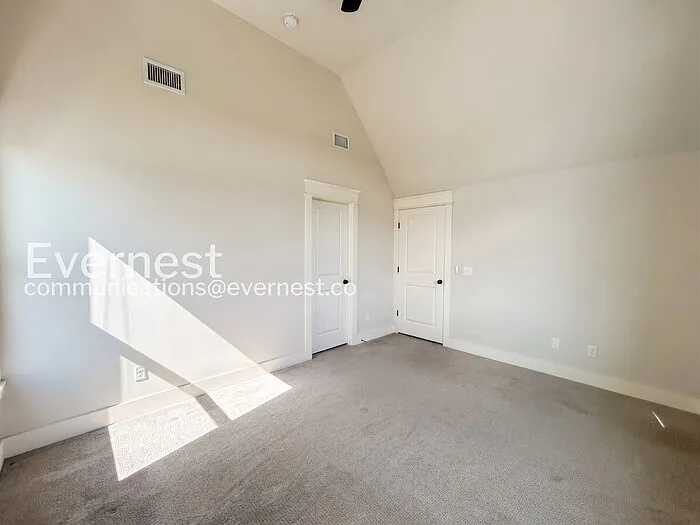 520 Moore Ave — Photo 15