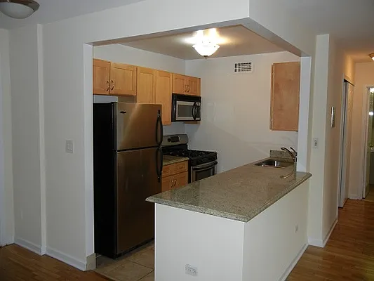 Rented by Stellar Management | media 18