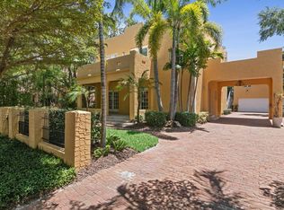 1910 Webber St, Sarasota, FL 34239