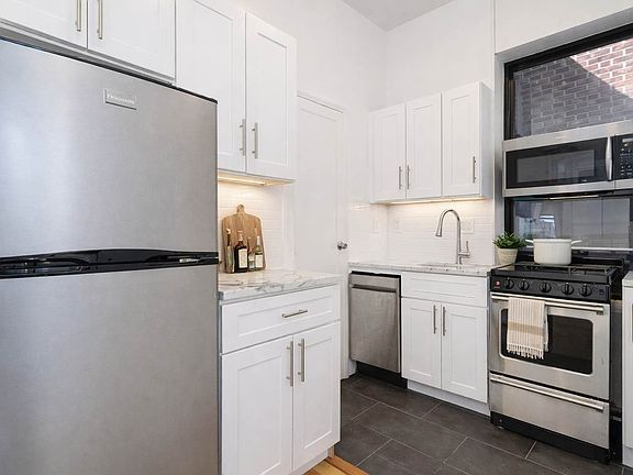 4th image of 284 Mulberry St APT 28