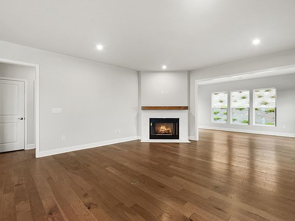 5th image of 1010 Shady Dale Way