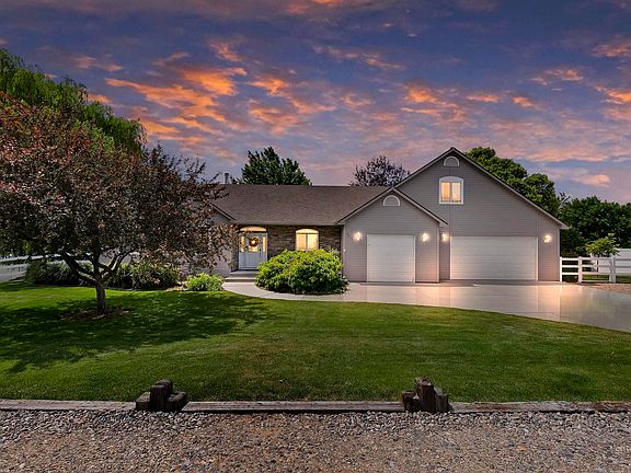 5th image of 511 E Rocklan Ct