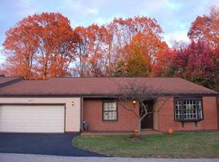 1045 Rutledge Dr, Pittsburgh, PA 15241