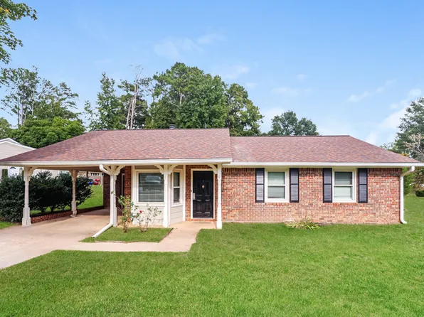 8 Silverwood Dr, Newnan, GA 30265