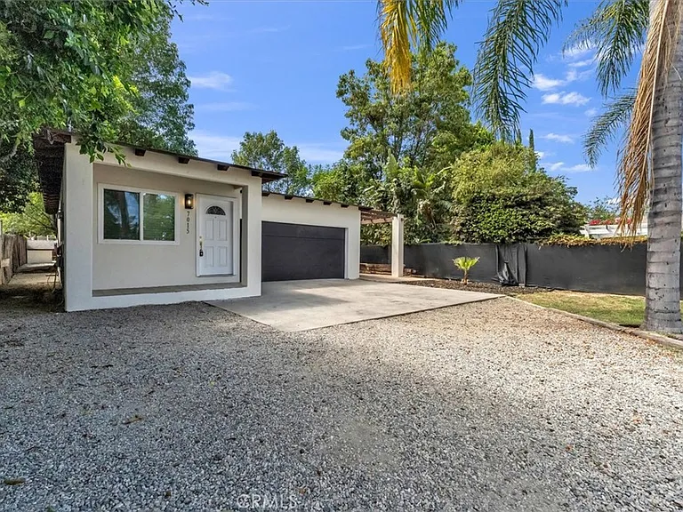 7015 Amigo Ave — Photo 2