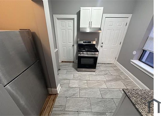 2nd image of 11019 S Vernon Ave #1B