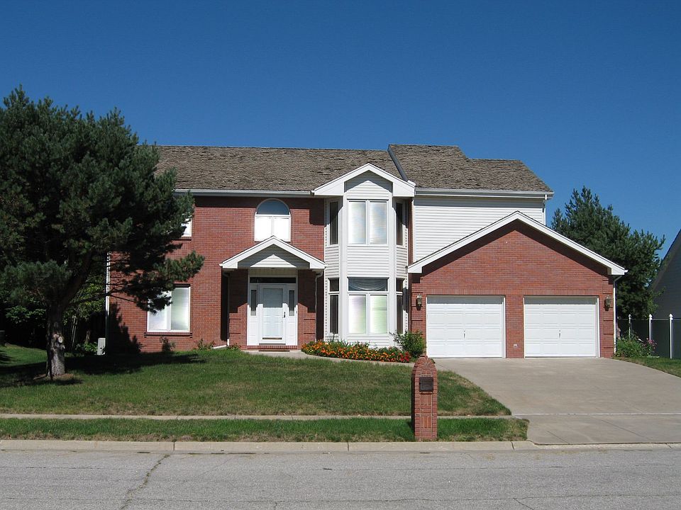 Stately curb appeal