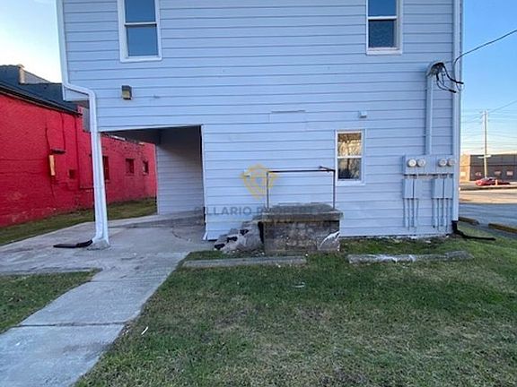 5th image of 2438 E Washington St #4