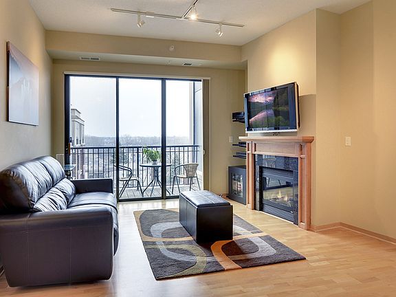 5th image of 4525 Park Commons Dr Unit 515