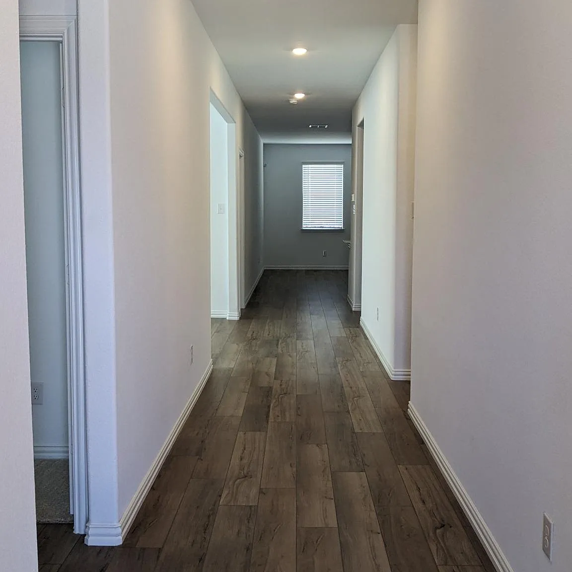 4 bed, 1996 sqft, $2,200 — Photo 3