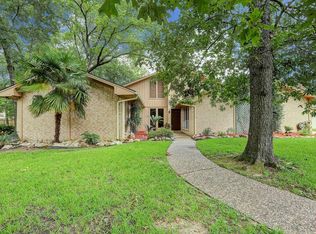 814 Devonport Ln, Seabrook, TX 77586