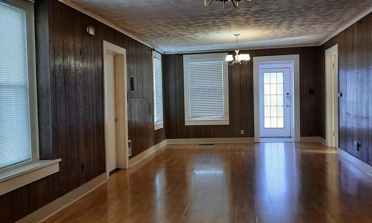 3 bed, 1624 sqft, $1,150 — Photo 2