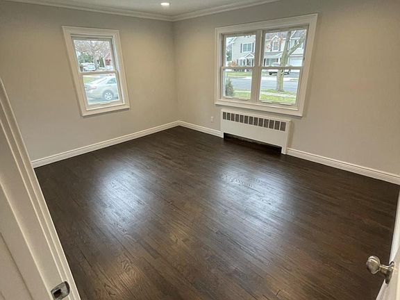 4th image of 103 Renison Dr