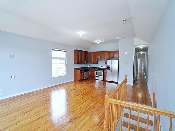 3rd image of 371B Union Ave #B