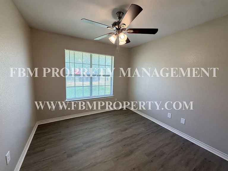 1219 S Mulberry St — Photo 15