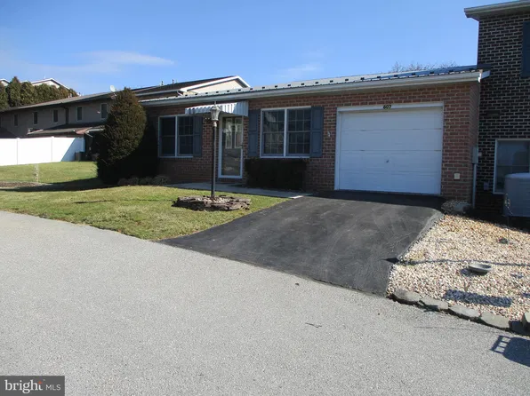 607 W 3rd St, Waynesboro, PA 17268