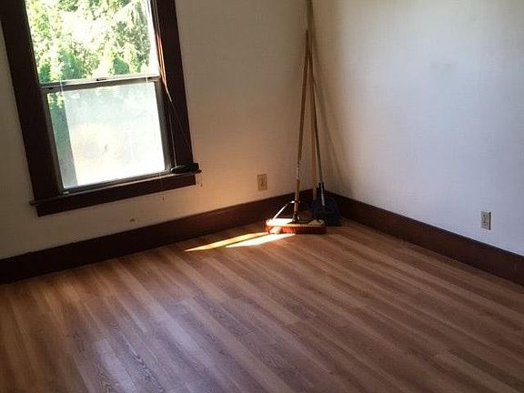 Livingroom with new floors