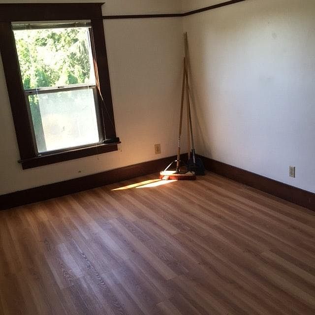 Livingroom with new floors