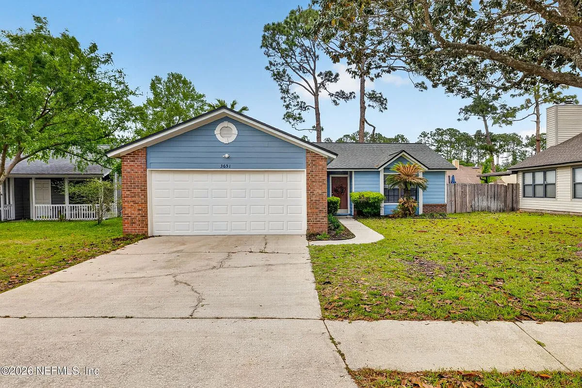 3 bed, 2.0 bath, 1410 sqft, $2,200 — Photo 1