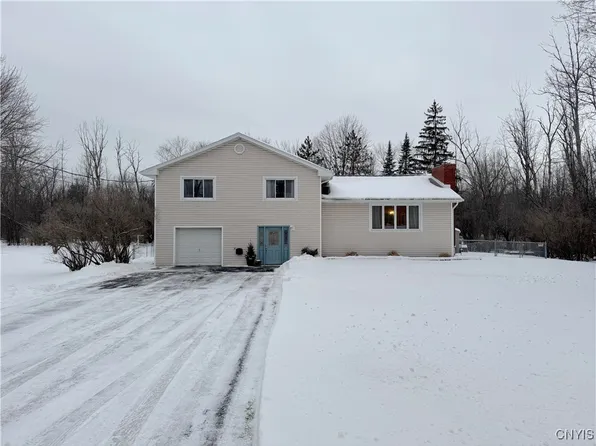 7071 Fremont Rd, East Syracuse, NY 13057
