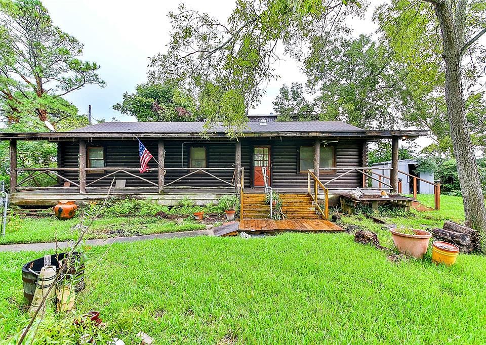 1st image of 926 Seabreeze St