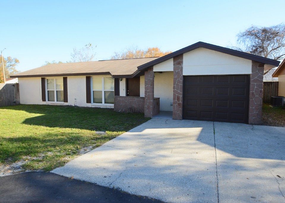 1st image of 7501 Woodland Oaks Ct