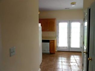 8 Torreon Ln APT C, Anniston, AL 36207