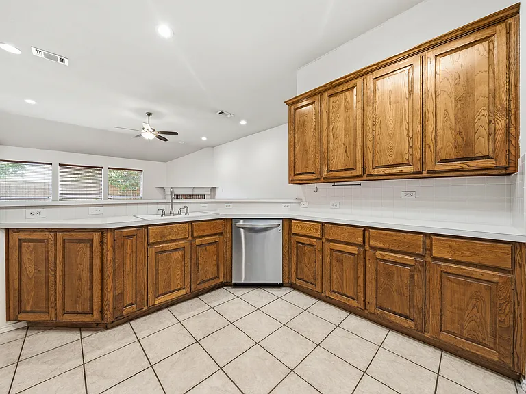 3011 Downhill Ln — Photo 13