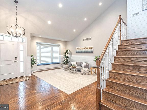 3rd image of 1114 Webb Dr