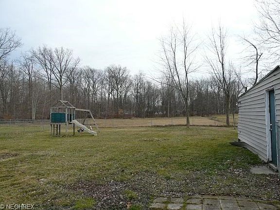 3rd image of 4078 Oxford Dr