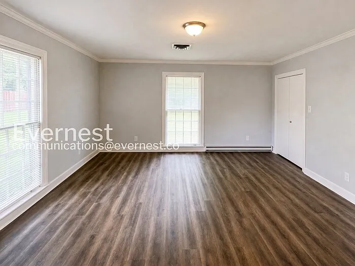 570 Hawkins Dr — Photo 19