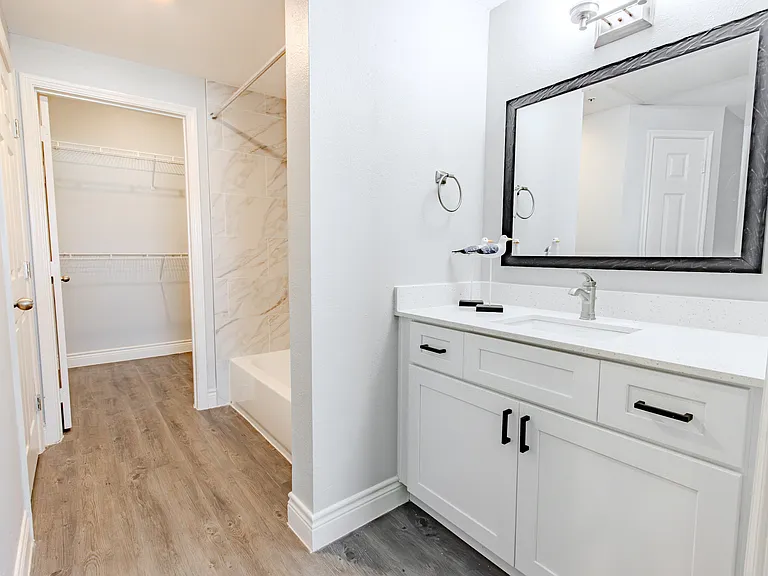 Compass Bay Apartments & Marina — Photo 40