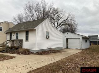 808 Maple St SW, Sleepy Eye, MN 56085