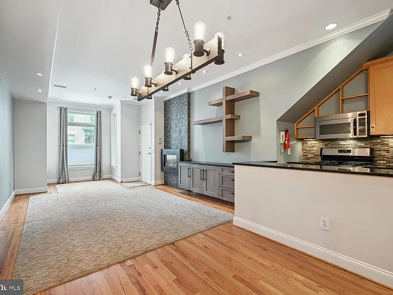 1832 Swann St NW #B — Photo 1