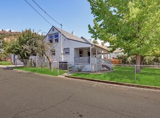 2082 NE Fairview Ave, Grants Pass, OR 97526